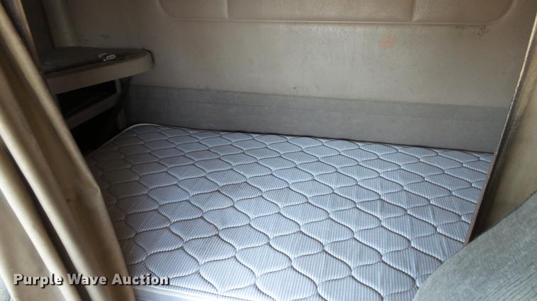 image for item DC5559 2007 International 9200i semi truck