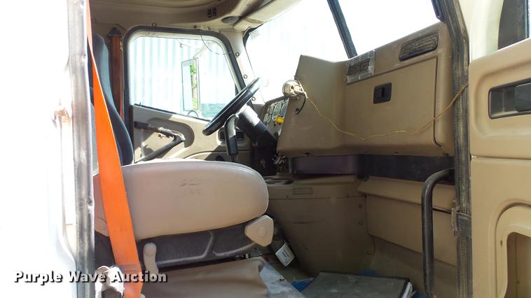 image for item DC5559 2007 International 9200i semi truck