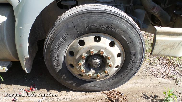 image for item DC5559 2007 International 9200i semi truck