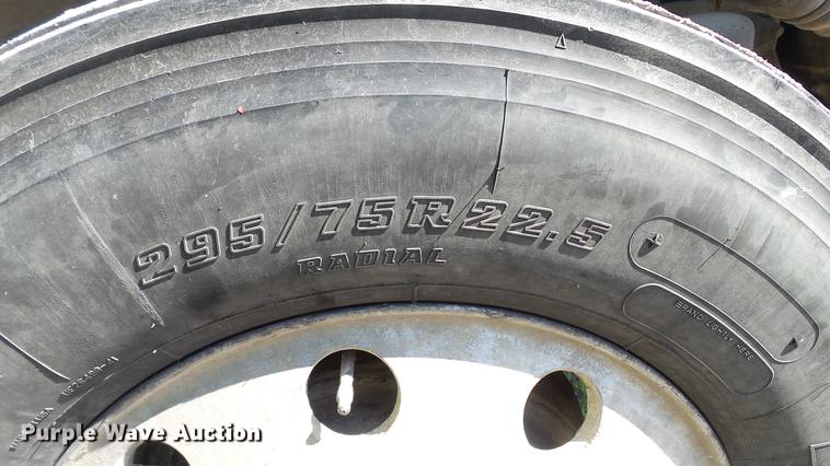 image for item DC5559 2007 International 9200i semi truck