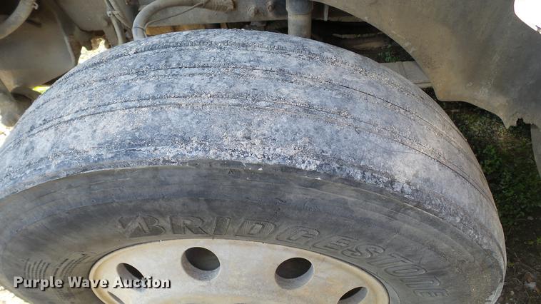 image for item DC5559 2007 International 9200i semi truck