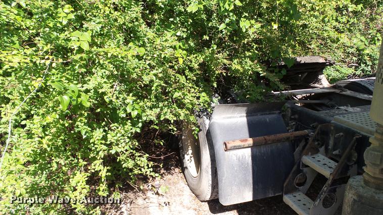 image for item DC5559 2007 International 9200i semi truck