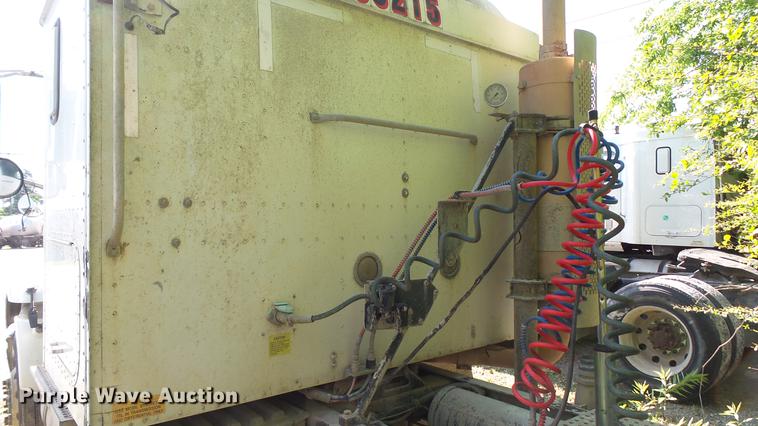 image for item DC5559 2007 International 9200i semi truck