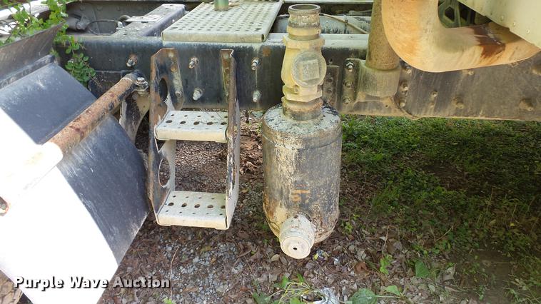 image for item DC5559 2007 International 9200i semi truck