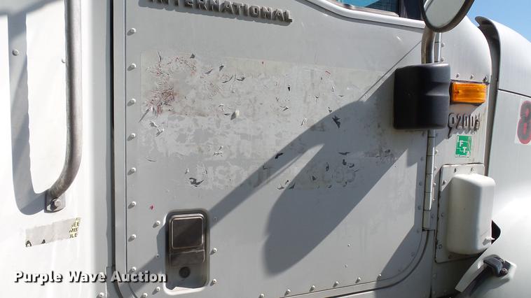 image for item DC5559 2007 International 9200i semi truck