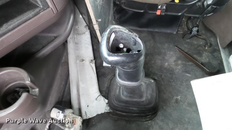 image for item DC5560 2013 Volvo VNL semi truck