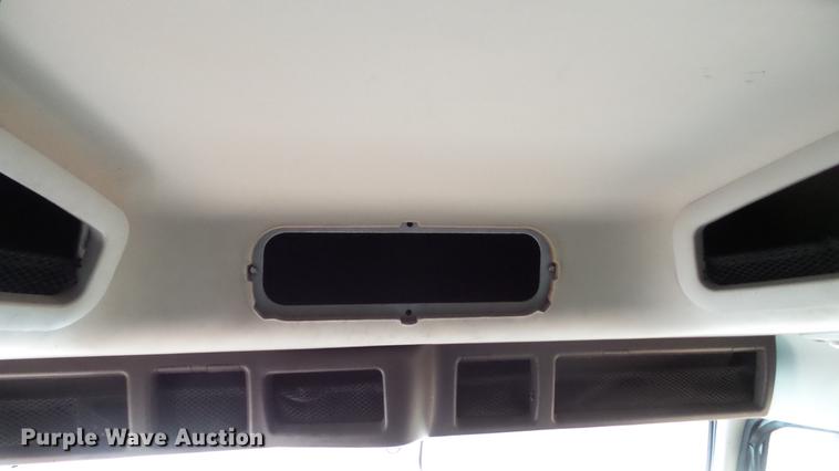 image for item DC5560 2013 Volvo VNL semi truck