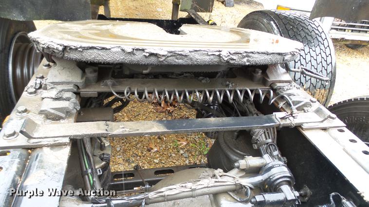 image for item DC5560 2013 Volvo VNL semi truck