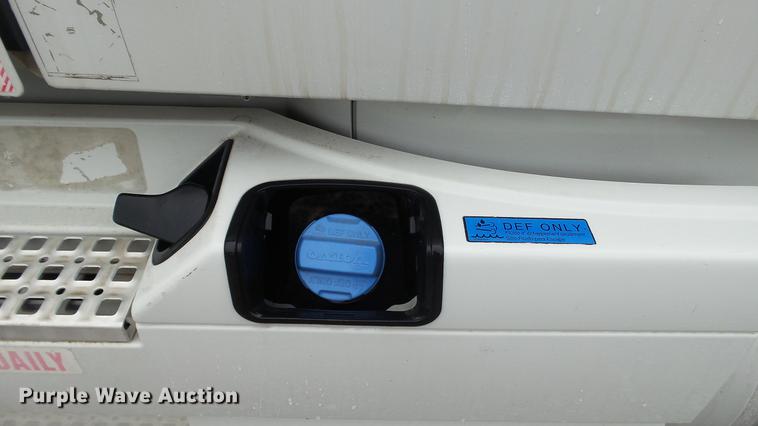 image for item DC5560 2013 Volvo VNL semi truck