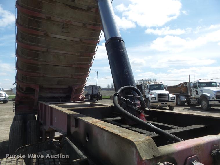 image for item DC7368 1972 Fruehauf ND-F2-DB4-24 end dump trailer