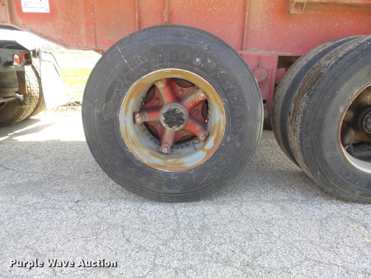 image for item DC7368 1972 Fruehauf ND-F2-DB4-24 end dump trailer