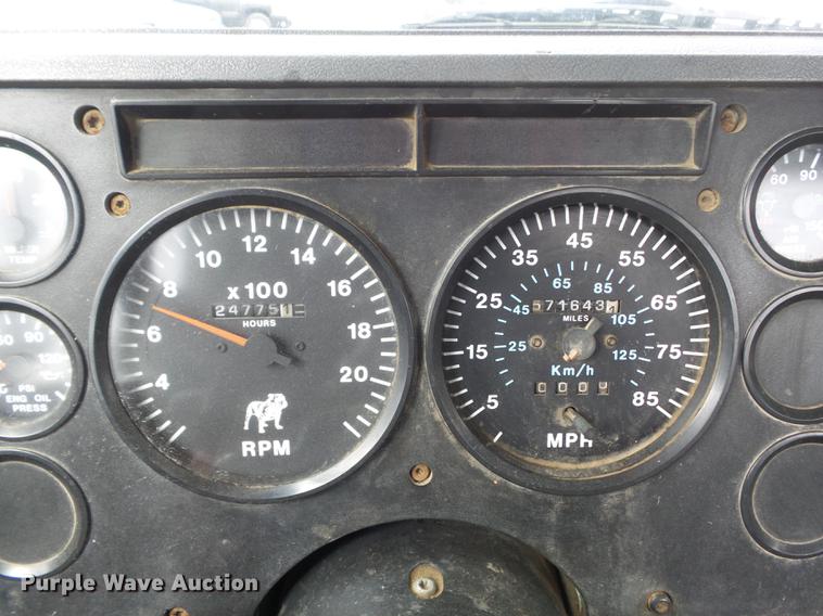 image for item DC7466 1995 Mack CH613 semi truck