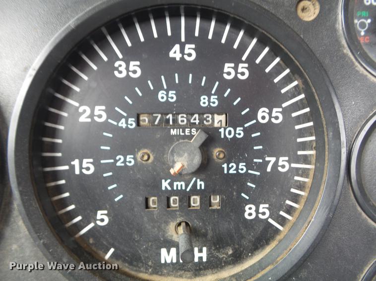 image for item DC7466 1995 Mack CH613 semi truck