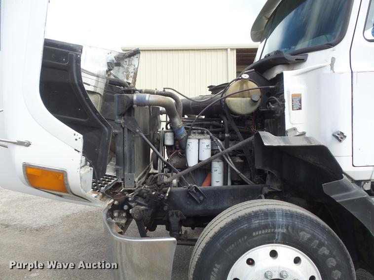 image for item DC7466 1995 Mack CH613 semi truck