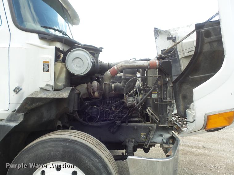 image for item DC7466 1995 Mack CH613 semi truck