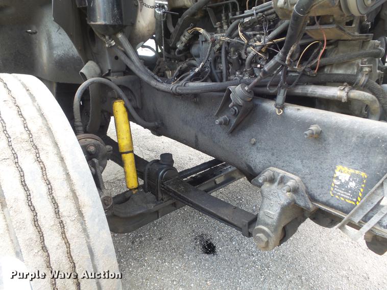 image for item DC7466 1995 Mack CH613 semi truck