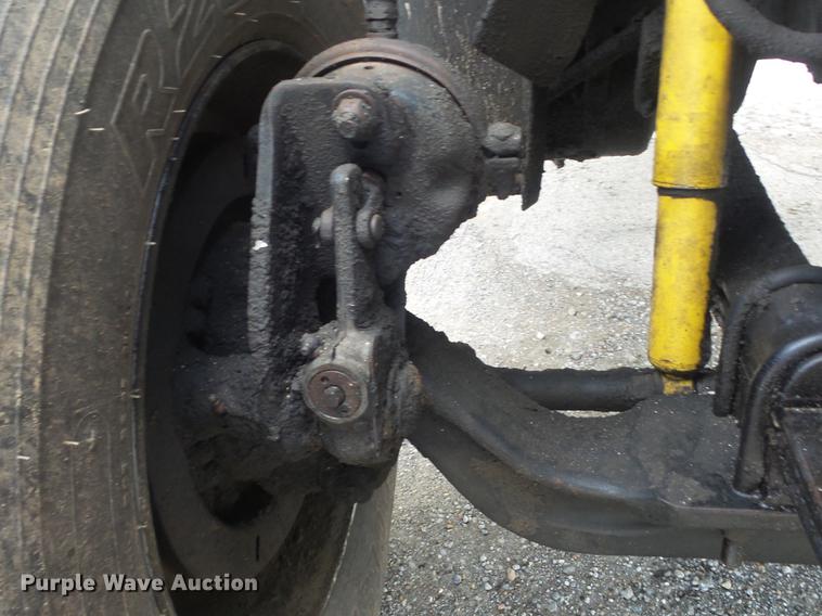 image for item DC7466 1995 Mack CH613 semi truck