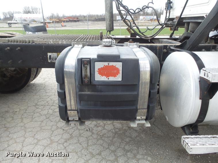 image for item DC7466 1995 Mack CH613 semi truck