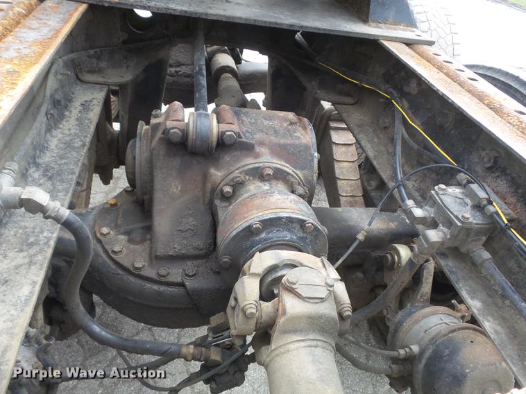 image for item DC7466 1995 Mack CH613 semi truck