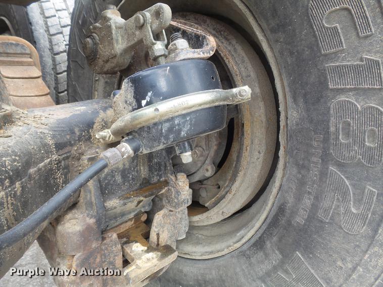 image for item DC7466 1995 Mack CH613 semi truck