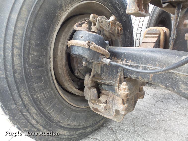 image for item DC7466 1995 Mack CH613 semi truck