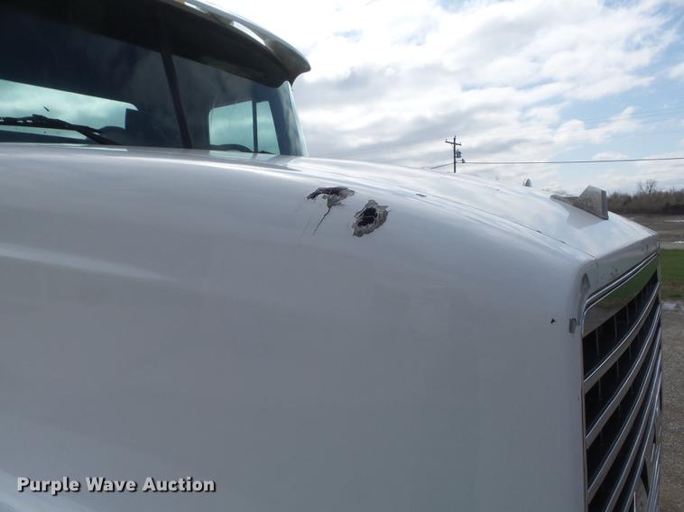 image for item DC7466 1995 Mack CH613 semi truck