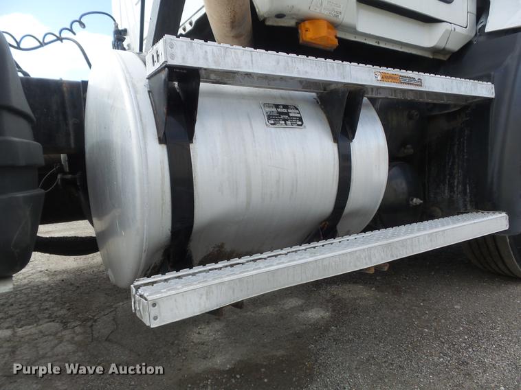 image for item DC7466 1995 Mack CH613 semi truck