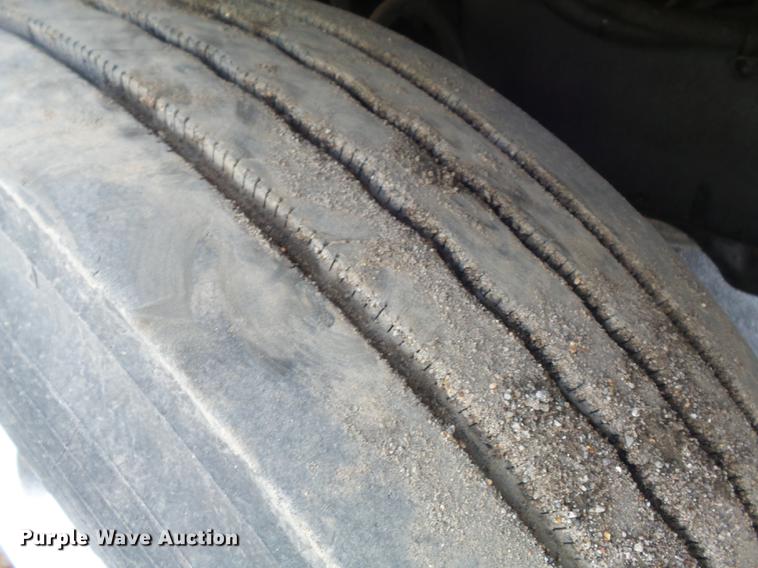 image for item DC7466 1995 Mack CH613 semi truck