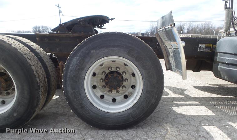 image for item DC7466 1995 Mack CH613 semi truck