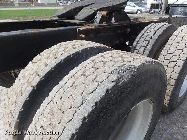 image for item DC7466 1995 Mack CH613 semi truck