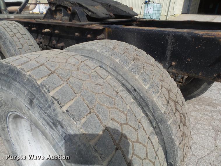 image for item DC7466 1995 Mack CH613 semi truck