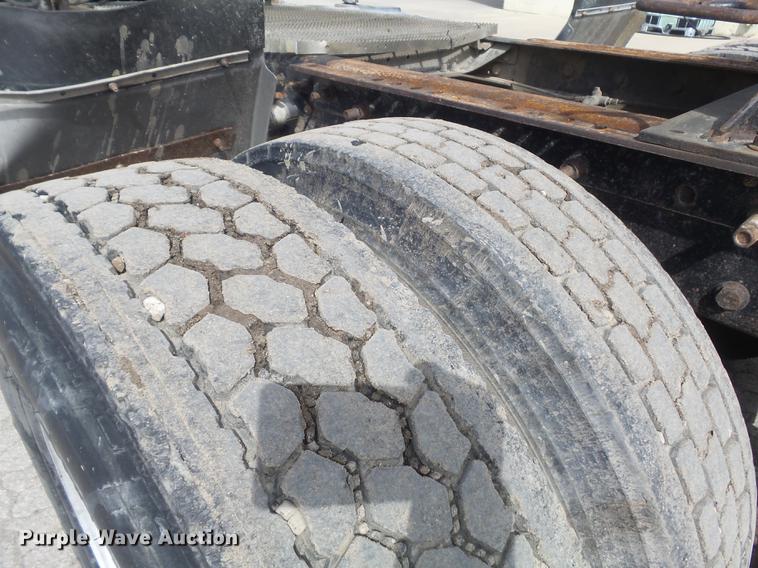 image for item DC7466 1995 Mack CH613 semi truck