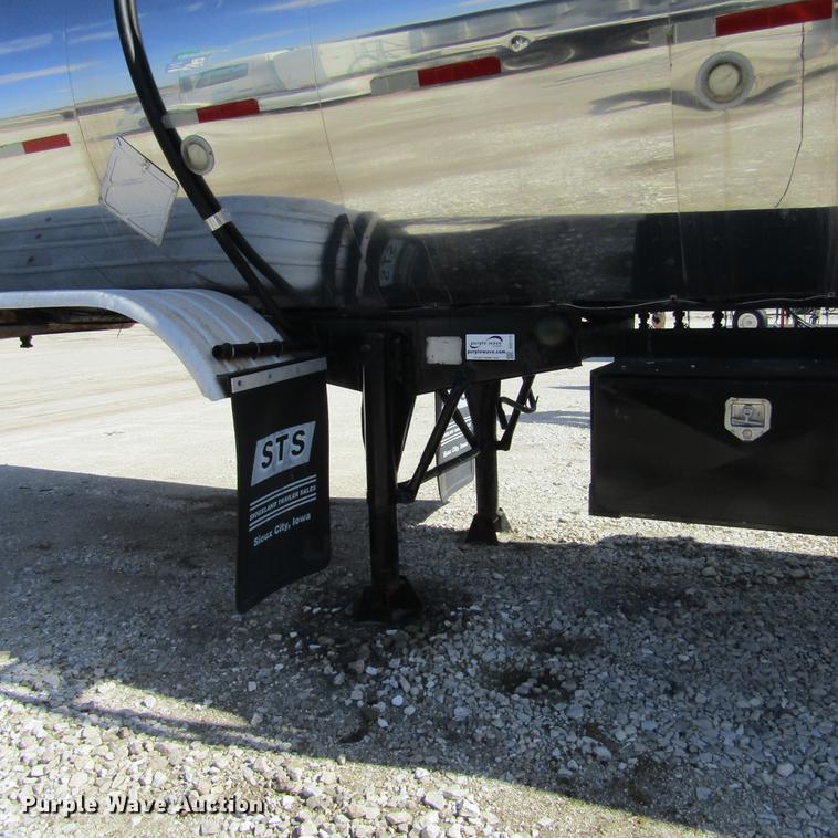 image for item DD2715 1972 Butler tank trailer