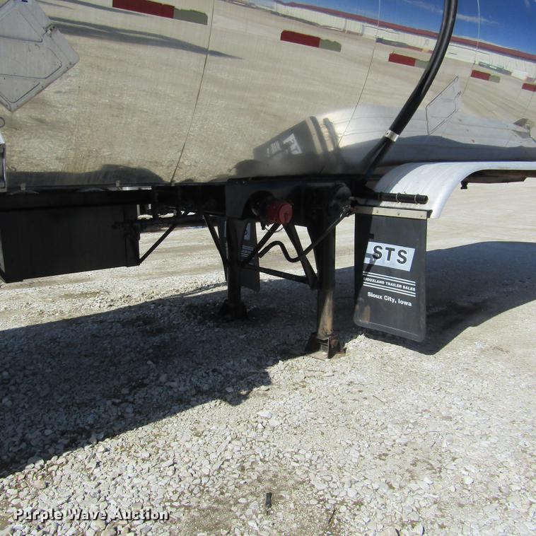 image for item DD2715 1972 Butler tank trailer