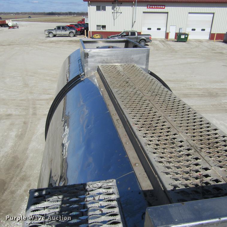 image for item DD2715 1972 Butler tank trailer