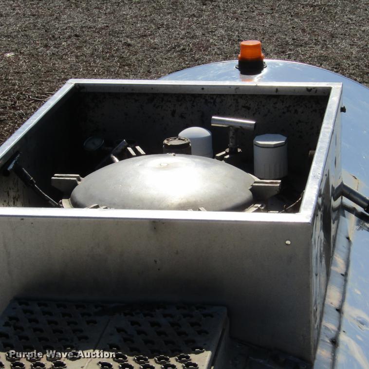 image for item DD2715 1972 Butler tank trailer