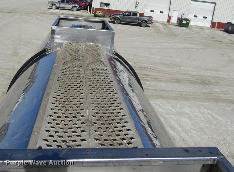 image for item DD2715 1972 Butler tank trailer