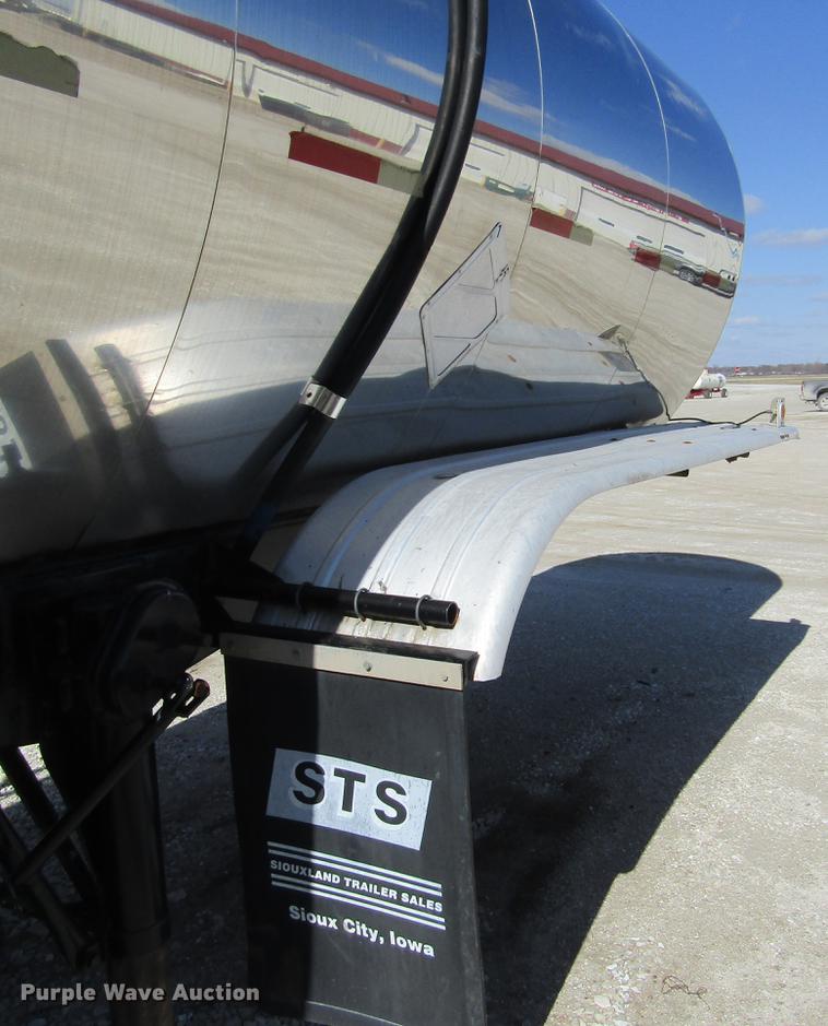 image for item DD2715 1972 Butler tank trailer