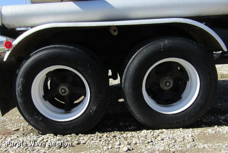 image for item DD2715 1972 Butler tank trailer