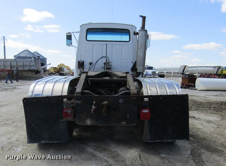 image for item DD2745 1993 Ford L8000 yard truck