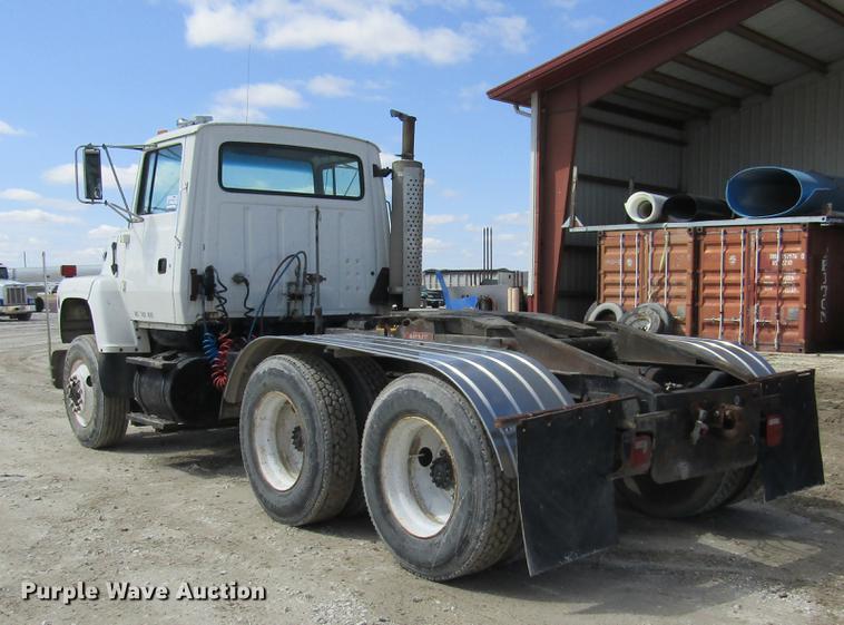 image for item DD2745 1993 Ford L8000 yard truck