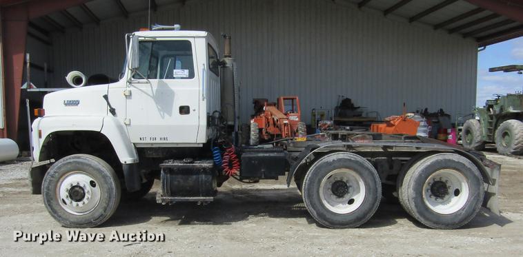 image for item DD2745 1993 Ford L8000 yard truck