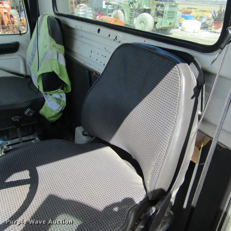 image for item DD2745 1993 Ford L8000 yard truck