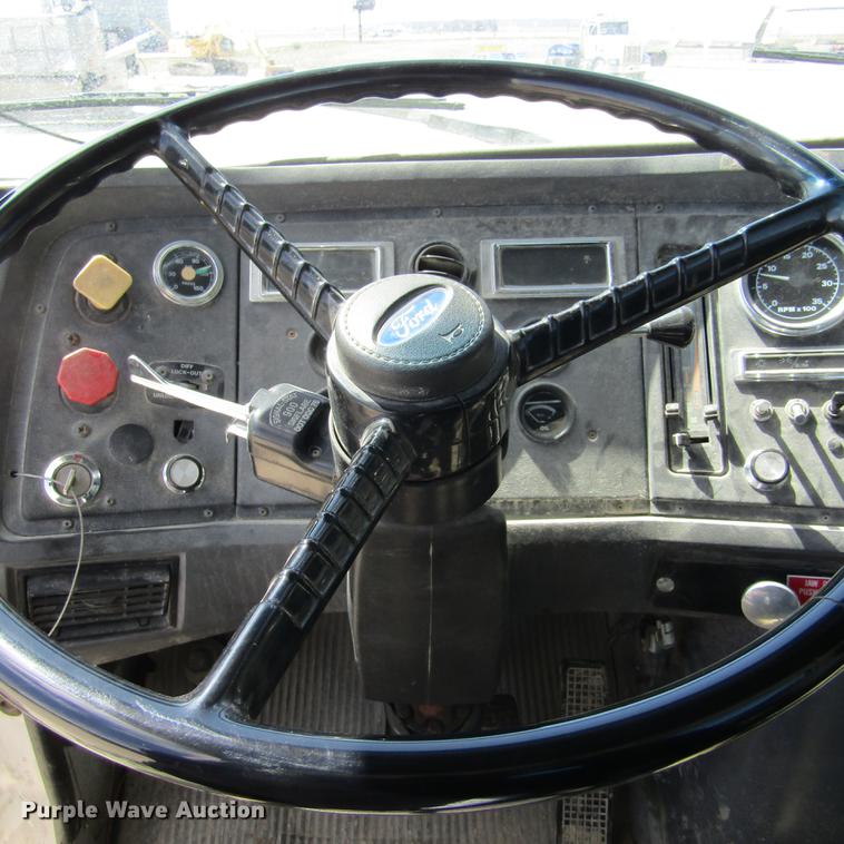 image for item DD2745 1993 Ford L8000 yard truck