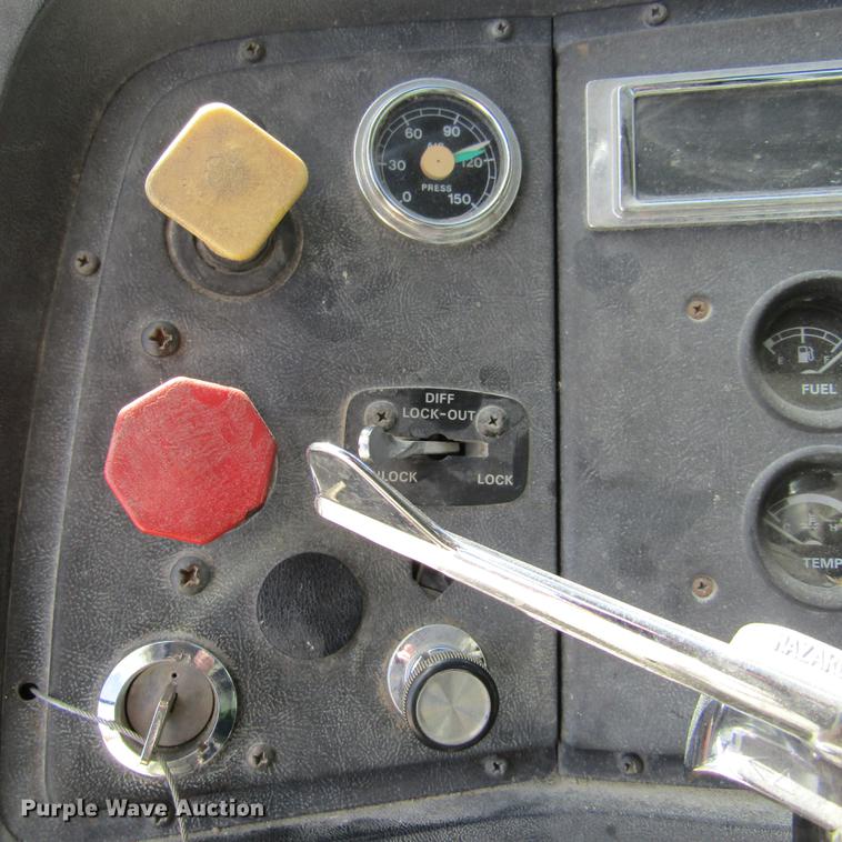 image for item DD2745 1993 Ford L8000 yard truck