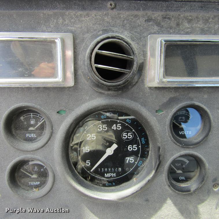 image for item DD2745 1993 Ford L8000 yard truck