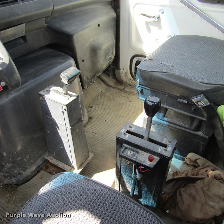 image for item DD2745 1993 Ford L8000 yard truck