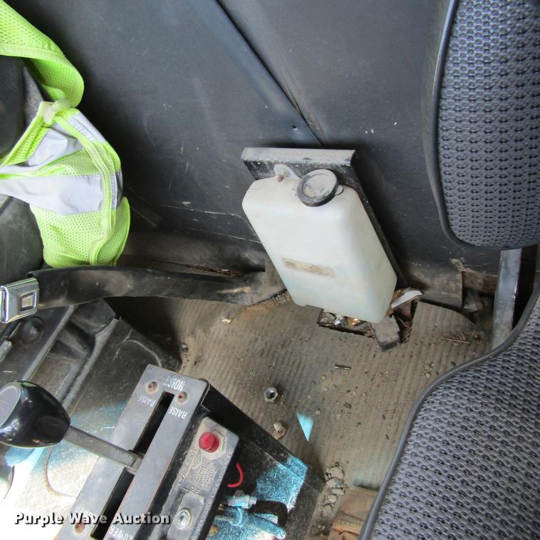 image for item DD2745 1993 Ford L8000 yard truck