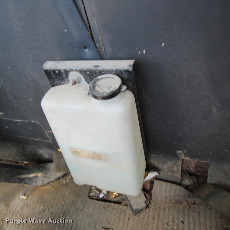 image for item DD2745 1993 Ford L8000 yard truck