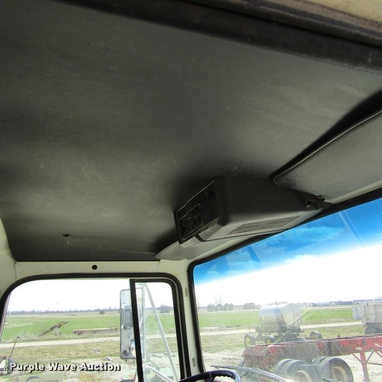 image for item DD2745 1993 Ford L8000 yard truck